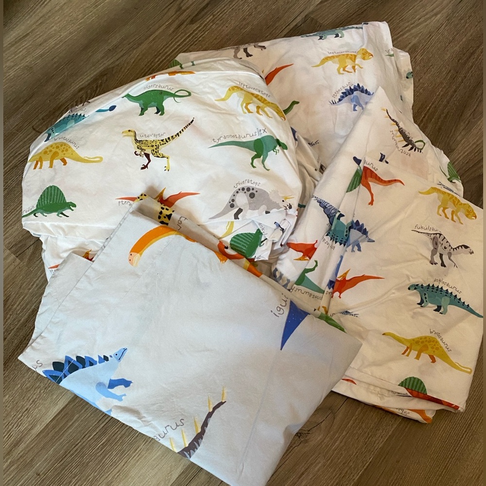 Finn Dino Organic Sheet Set & Pillowcases
